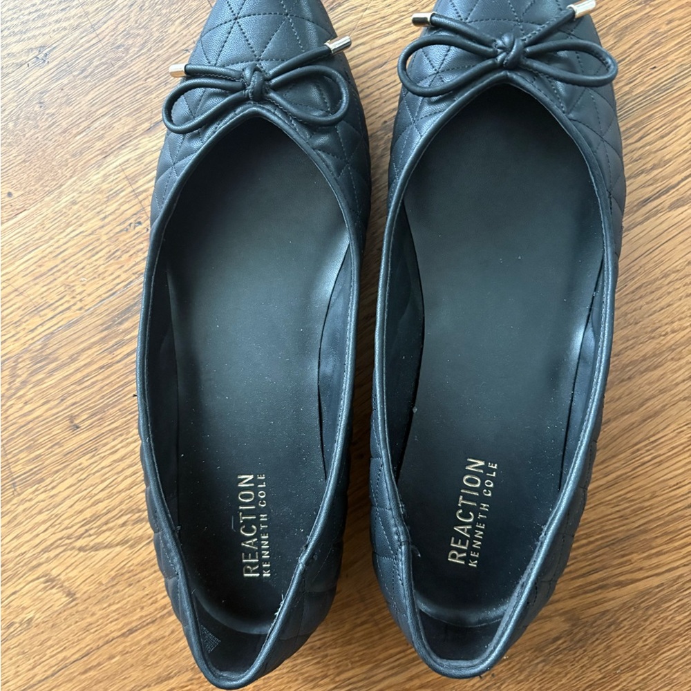 Kenneth Cole Black Leather Ballet Flats